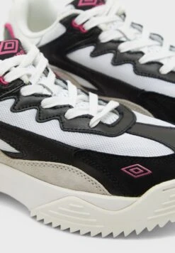 UMBRO Exert Max -Sport Fashion 5 zoom desktop 1