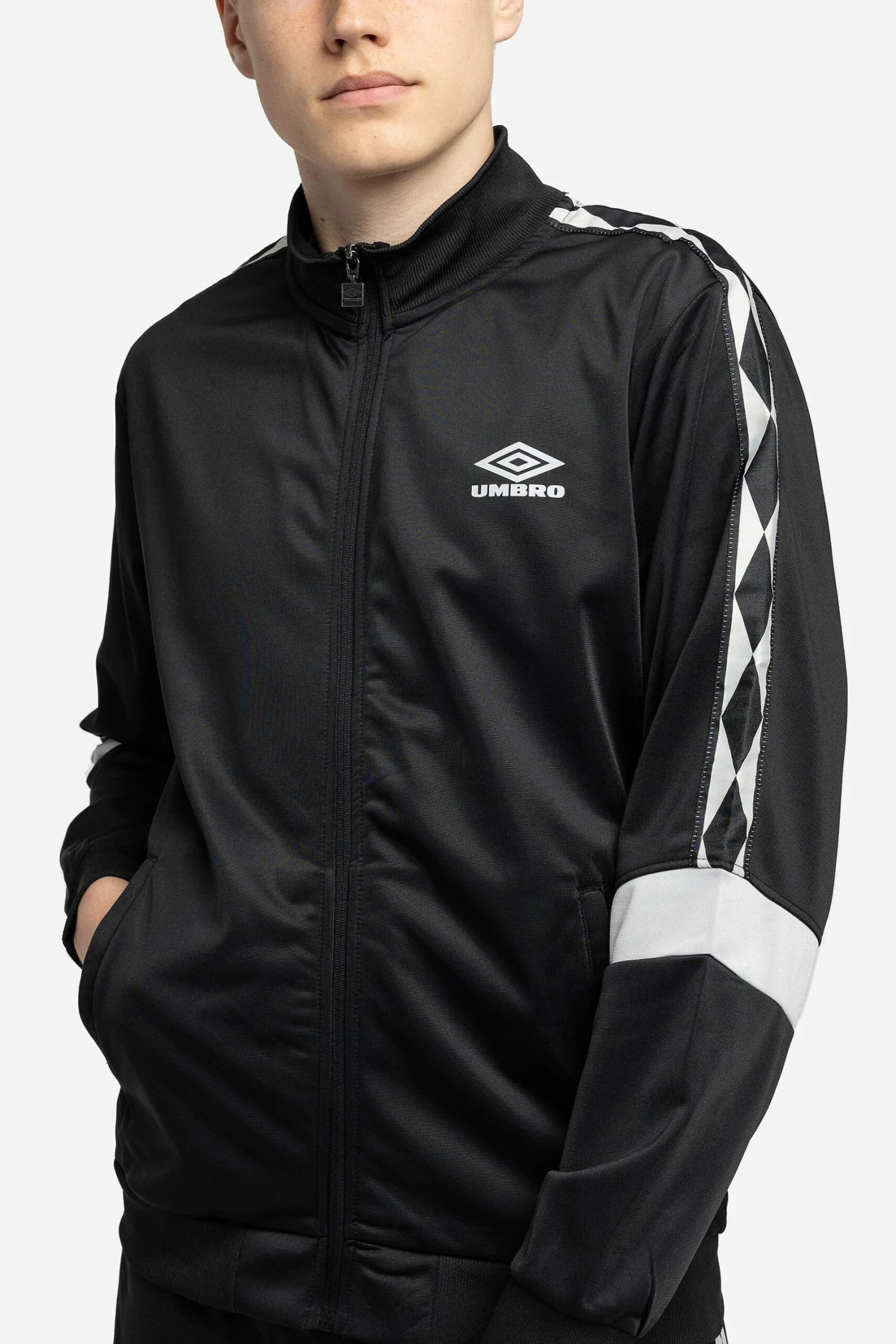 Umbro Diamond Taped Tricot Zip Black Jacket 6 Umbro Diamond Taped Tricot Zip Black Jacket - Image 4