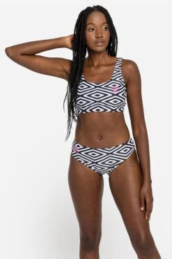 Umbro Printed Cropped Black Top And Bikini Set