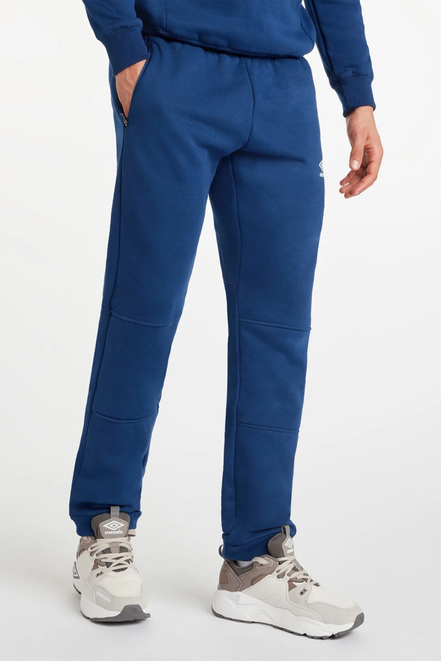 Umbro Club Leisure Joggers 6 Umbro Club Leisure Joggers - Image 4