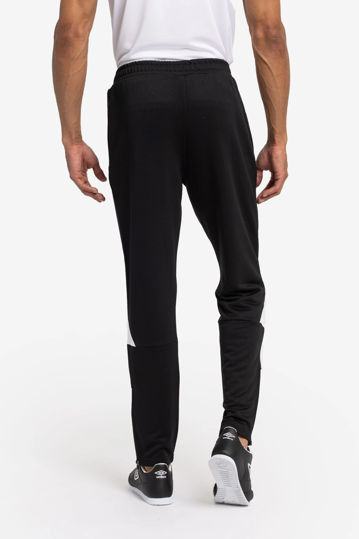 Umbro Total Training Black Tapered Joggers 4 Umbro Total Training Black Tapered Joggers - Image 2