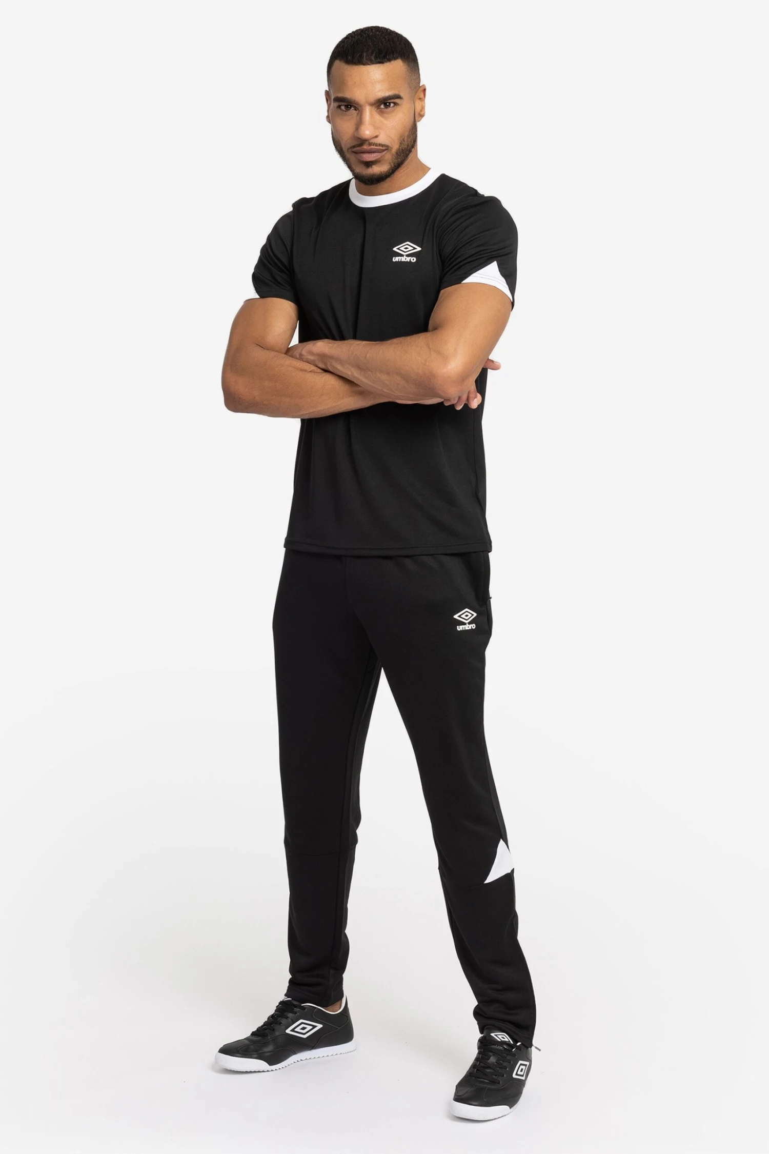 Umbro Total Training Black Tapered Joggers 5 Umbro Total Training Black Tapered Joggers - Image 3