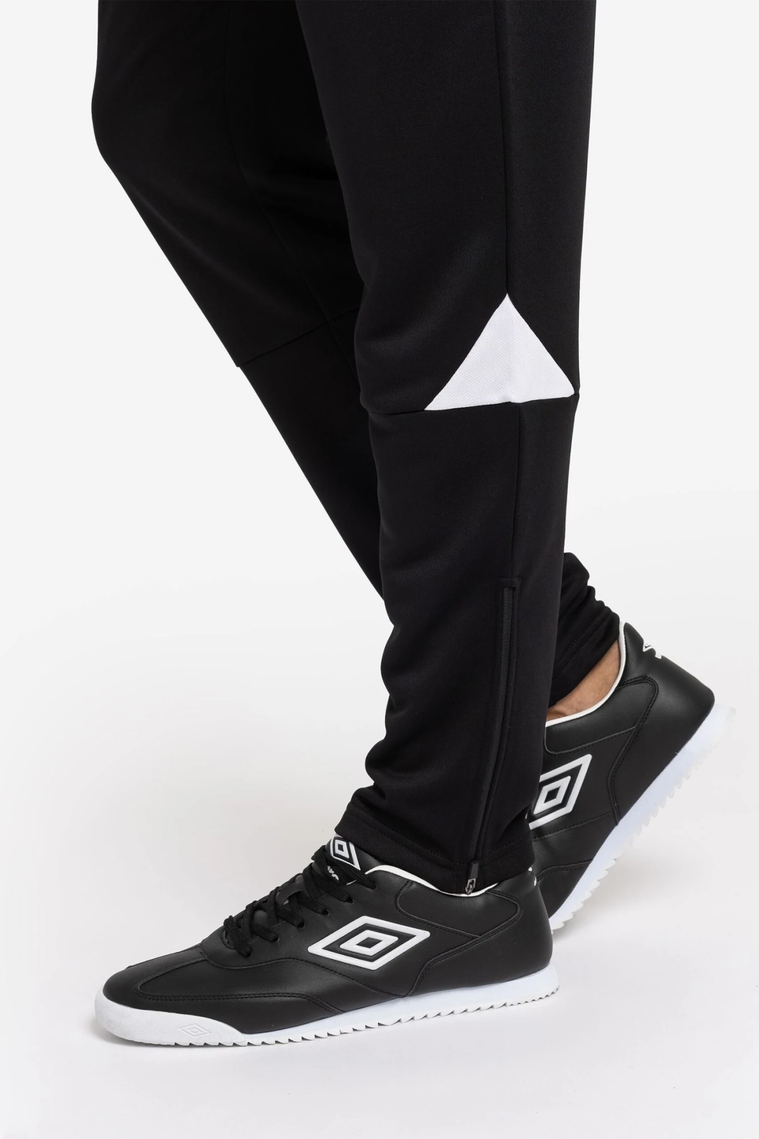Umbro Total Training Black Tapered Joggers 7 Umbro Total Training Black Tapered Joggers - Image 5